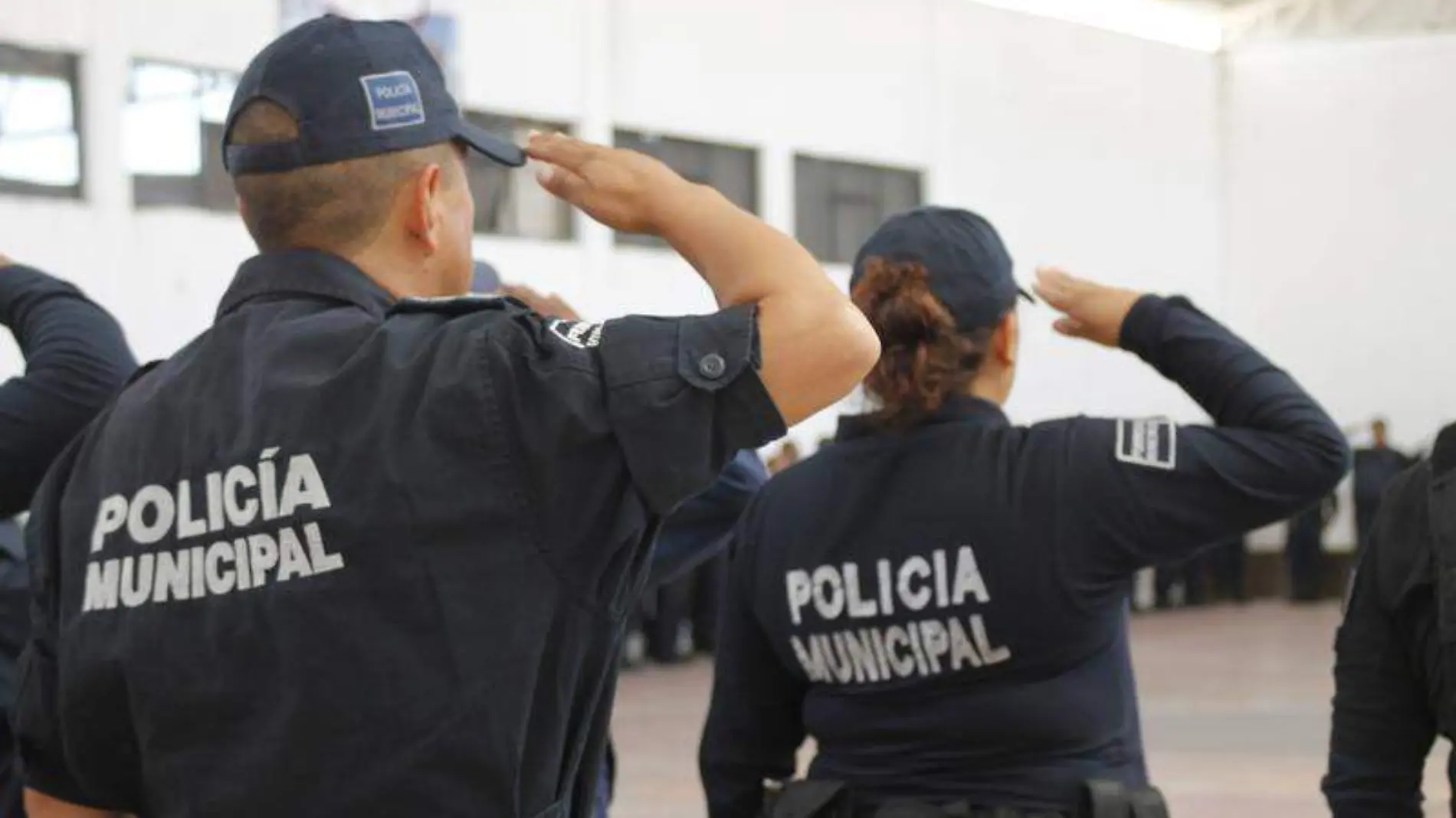 Policías, policía municipal